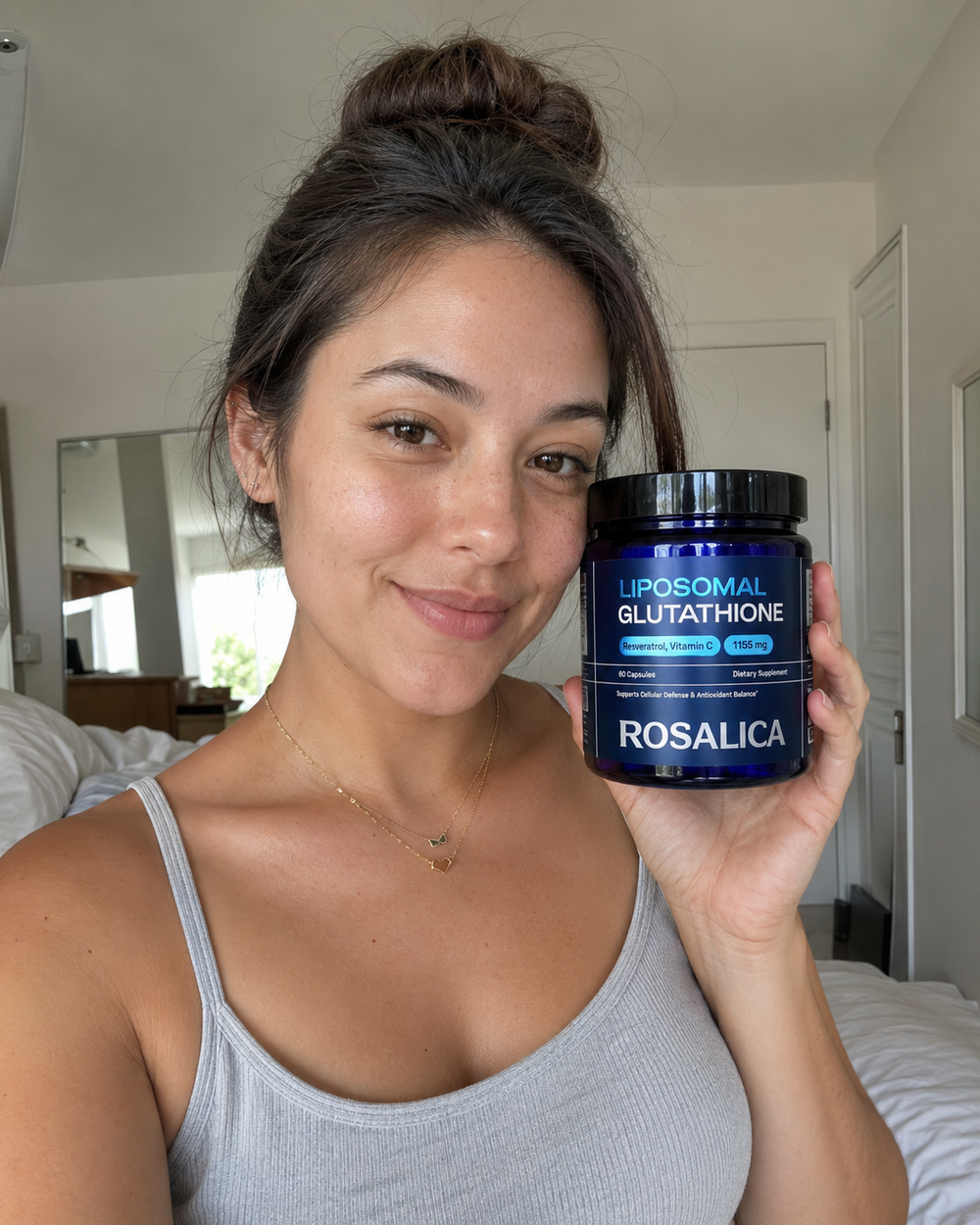 Rosalica customer holding the product