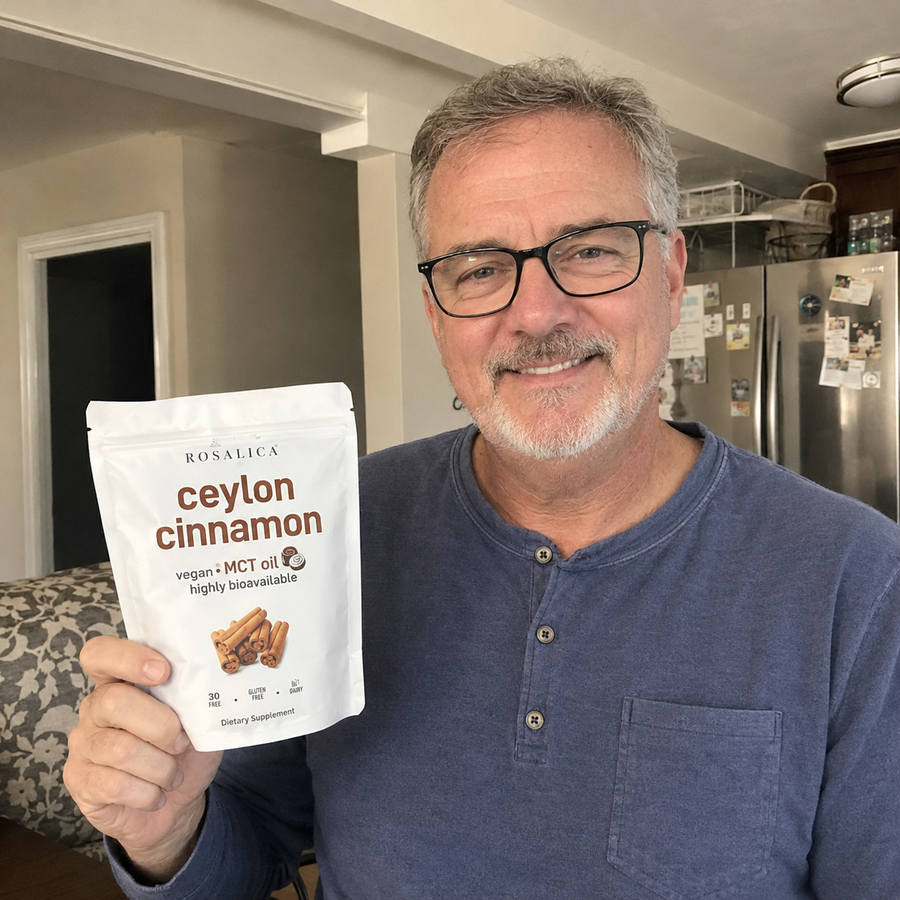 Customer with Rosalica Ceylon Cinnamon pouch