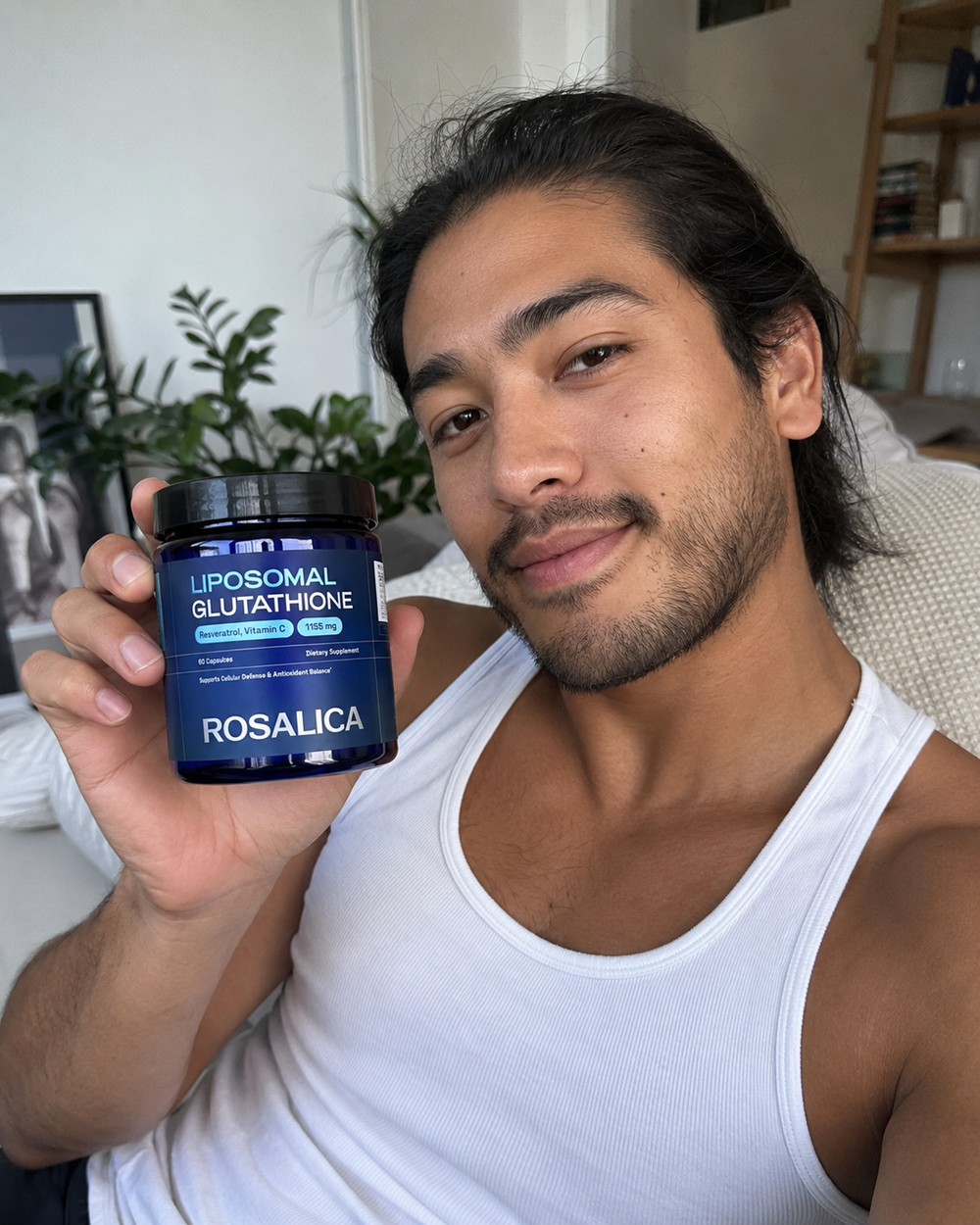 Rosalica customer holding the product